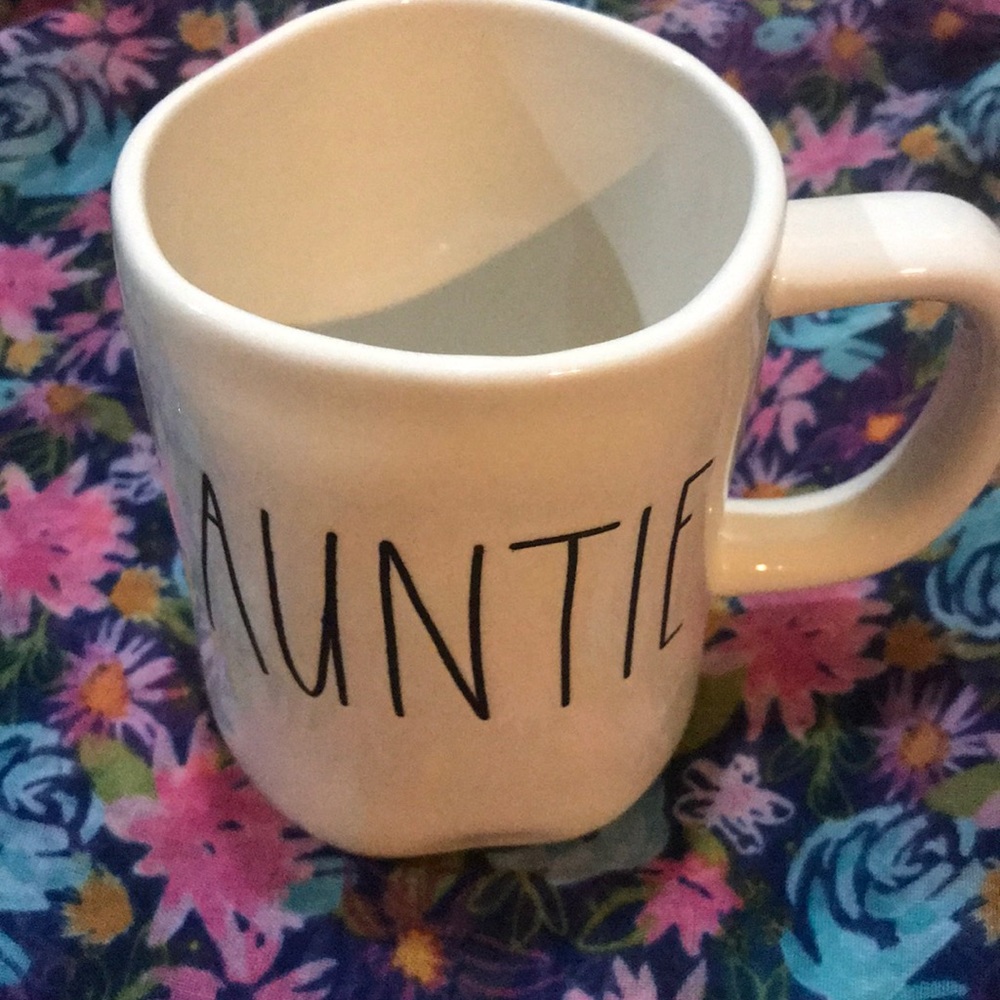 Rae dunn auntie